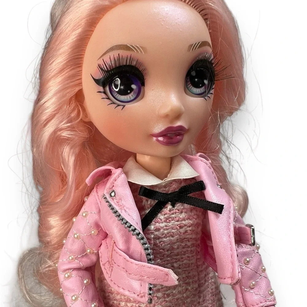 Rainbow High Bella Parker Articulated Fashion Doll‎ Series 2 Pink Clothes Shoes